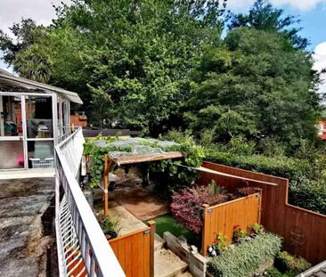 Hillcrest Home With Entertainment Area - Photo 2