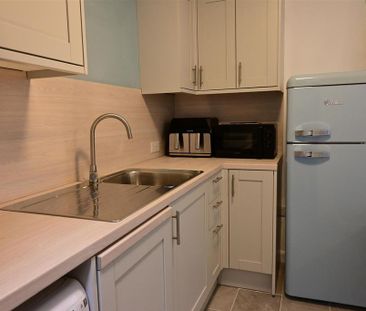 Studio to rent - Photo 4