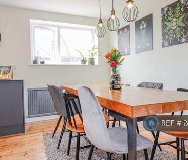 1 bedroom in a house share to rent - Photo 5