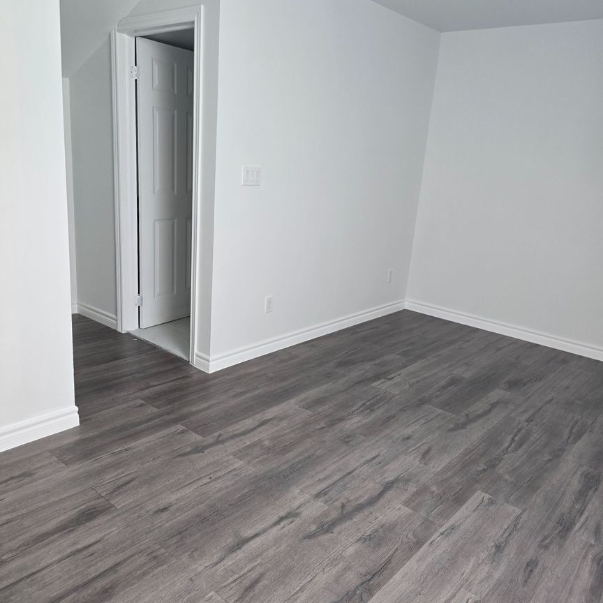 For Lease - 387 Maitland Street Unit# Upper, London East, Ontario - Photo 1