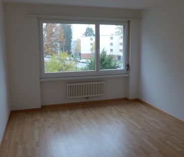 Rent a 4 ½ rooms apartment in Embrach - Photo 1