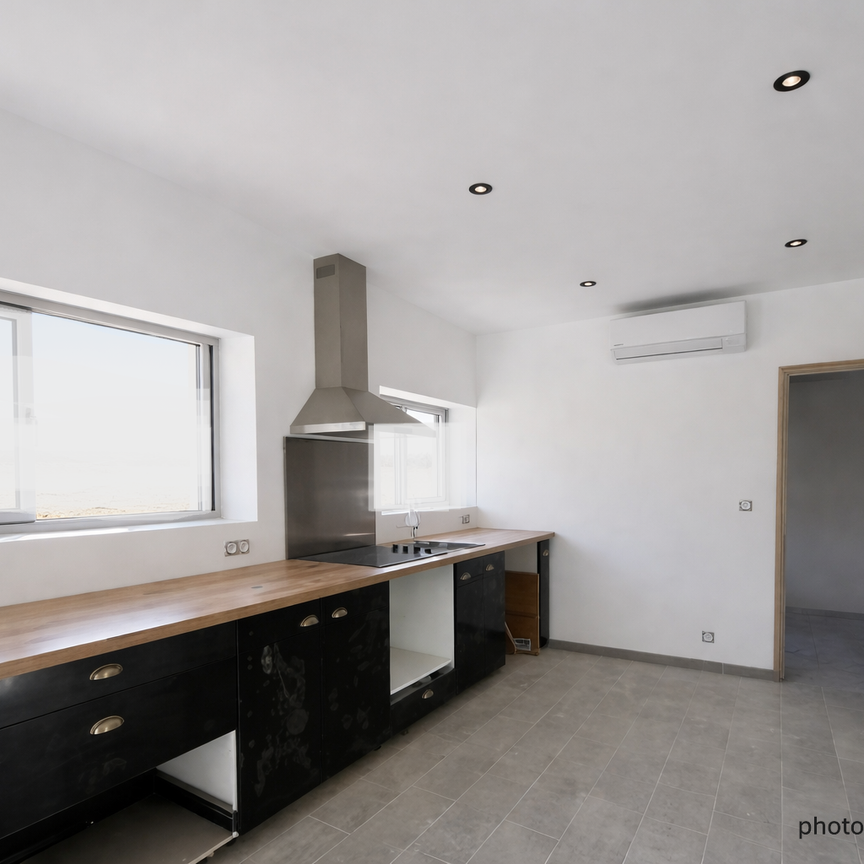 Location Appartement 3 pièces 66m² LAMBESC 13410 - Photo 2