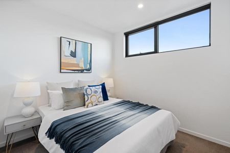 Experience the Perfect Blend of Comfort and Convenience in Camberwell - Photo 2