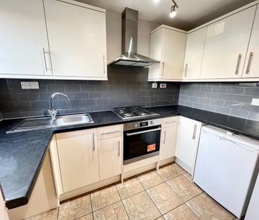 2 bedroom semi-detached house to rent - Photo 4