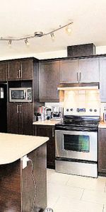 4 1/2 JUILLET LUXUEUX, TRES GRAND, ASCENSEUR, INSONORISÉ, TRANQUILLE, PRES DE TOUT, 50 ANES ET PLUS, VOIR VIDÉO - Photo 4