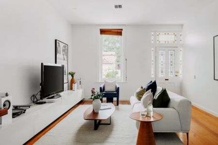 3 Bed, 2 Bath - Photo 4