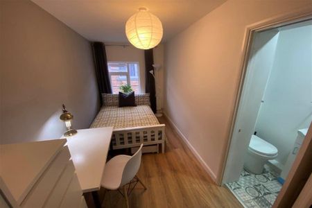 6 bedroom apartment to rent - Photo 4