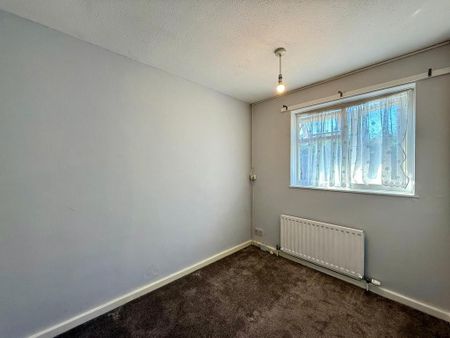 4 bedroom semi-detached house to rent - Photo 4