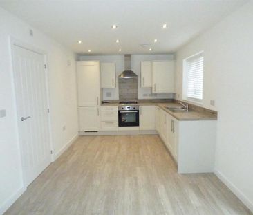 3 bedroom semi-detached house to rent - Photo 6