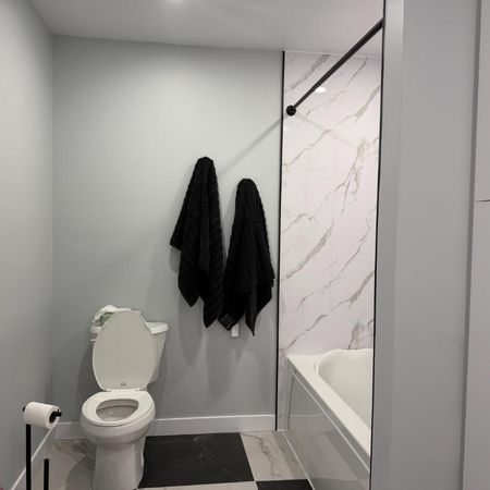 Très grand 3 1/2 complètement NEUF sur 2 étages - Vanier - Photo 4