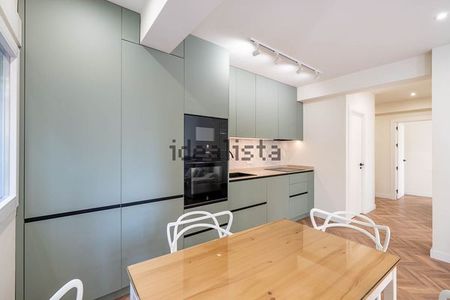 Alquiler de piso en CL Trajano, 9 - Photo 5