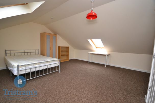 3 bed Flat for Rent - Photo 1