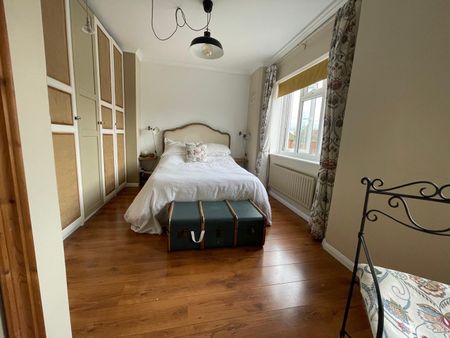 3 Bed Semi-Detached House, The Glade, CR0 - Photo 4