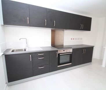 2 bedroom semi-detached house to rent - Photo 5