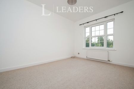 3 bedroom house to rent Keynshambury Road, GL52 - Photo 4