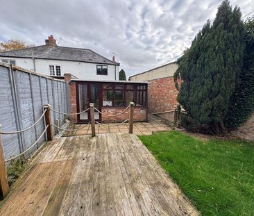 2 bedroom end of terrace house to rent - Photo 2