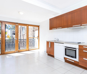 Tri-Level Terrace in Prime Darlinghurst Location - Photo 4