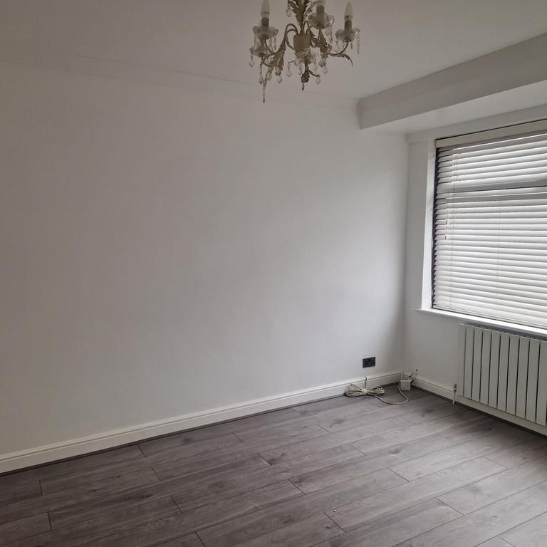 4 bedroom terraced house to rent - Photo 1