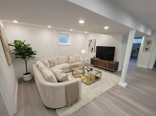 For Lease - 347 Boisdale Avenue, Richmond Hill, Ontario - Photo 1