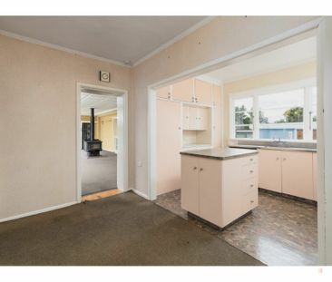 Charming Family Home with Space to Spare - Photo 5