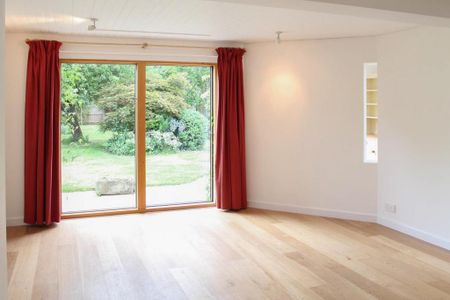 3 bedroom detached bungalow to rent - Photo 2