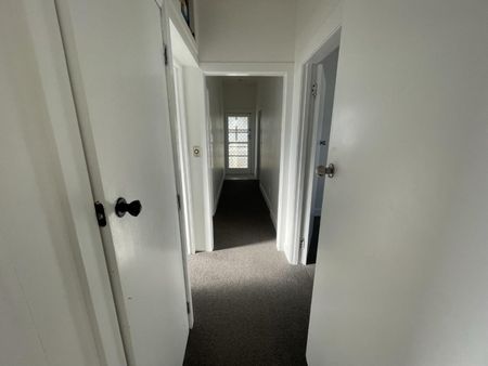 Updated three-bedroom home - Photo 2