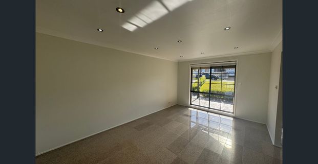 Spacious Family Residence with Modern Finishes & Exceptional Entertaining - Photo 1