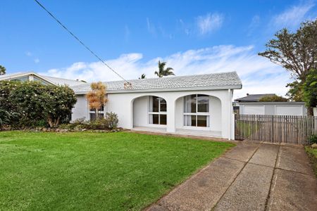 Luxurious Coastal Living in Kiama Heights - Photo 4