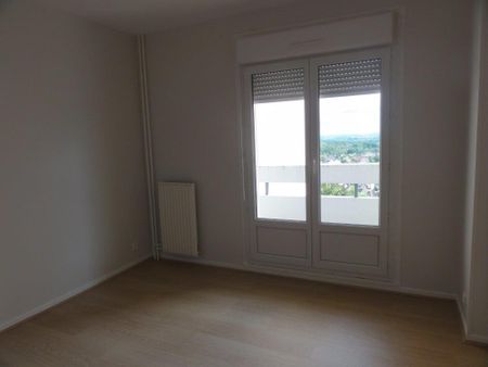 Location Appartement 3 pièces 68m² LE CREUSOT 71200 - Photo 2