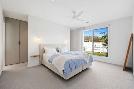 LUXURIOUS FAMILY LIVING IN THE HEART OF PARKDALE! - Photo 2