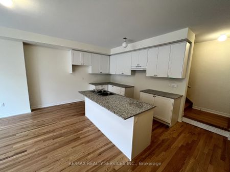 Townhouse For Lease | E8125120 - Photo 3