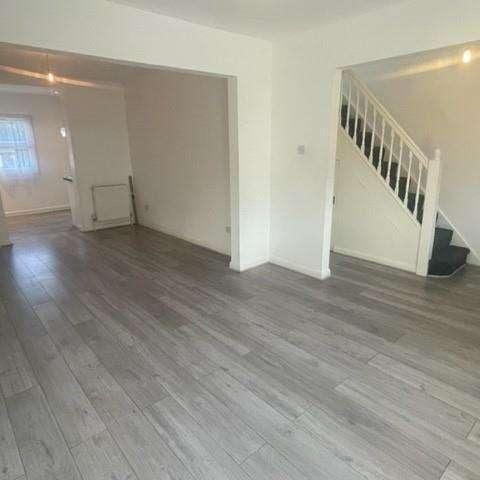 Exeter Road, Edmonton, N9 - Photo 1