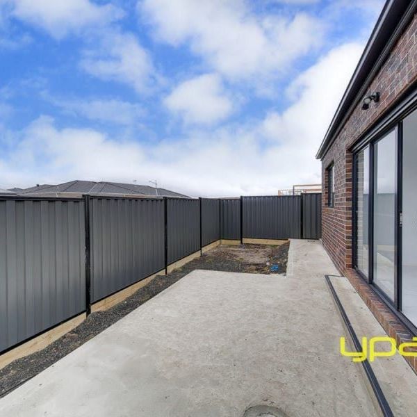 89 Debonair Parade, CRAIGIEBURN - Photo 1