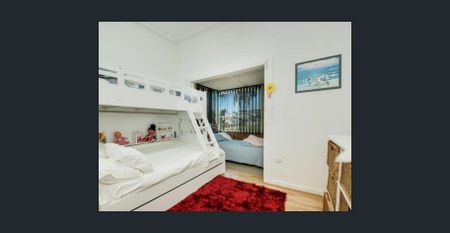 Luxurious Fully Furnished 4-Bedroom Home with swimming pool for Short-Term Lease - Photo 3