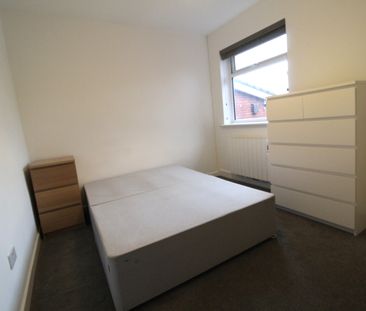 Flat 3 The Precinct, Main Street, Stretton - Photo 2