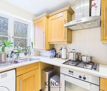 3 bedroom terraced house to rent - Photo 2