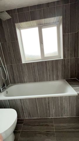 The Perfect House share for NHS professionals! 17A Cavendish Drive Rm 3 - Photo 5