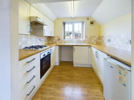 3 bedroom apartment to rent - Photo 3
