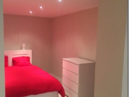 ETTERBEEK : STUDIO LOCATION 6 MOIS - Etterbeek - Photo 4