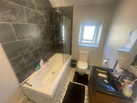 2 bedroom terraced house to rent - Photo 3