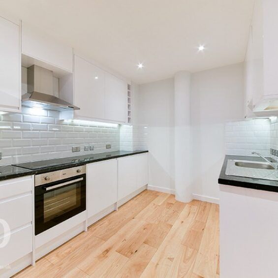 2 Bedroom Flat, 27 Hosier Lane, London, EC1A - Photo 1