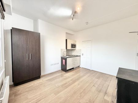 Studio to rent - Photo 5