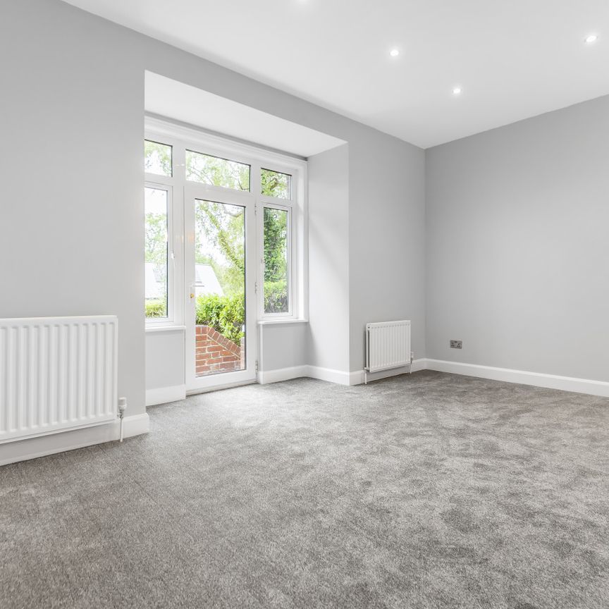 5 bedroom detached house to rent - Photo 1