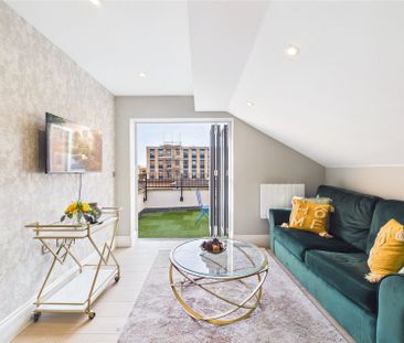 2 bedroom in The Forbury, Reading - Photo 1