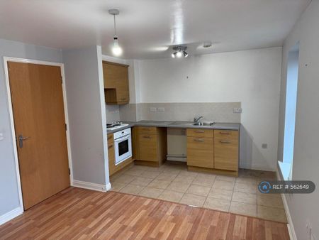 2 bedroom flat to rent - Photo 4