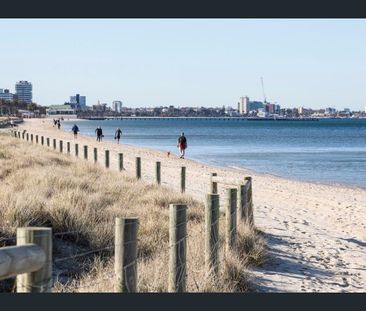 3 Bedrooms House in a Prized Location - Photo 3