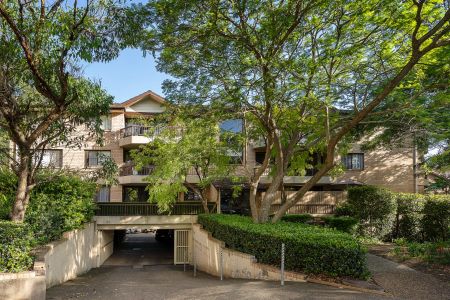 Spacious Three-Bedroom Apartment in a Convenient Carlingford Location - Photo 5