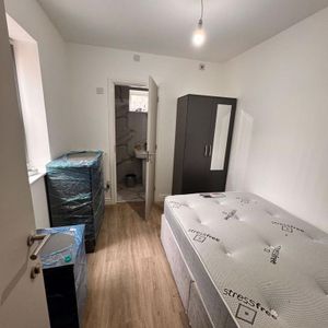 5 bedroom apartment to rent - Photo 2