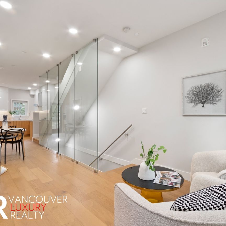 Townhouse in Vancouver West Side, BC - Photo 1