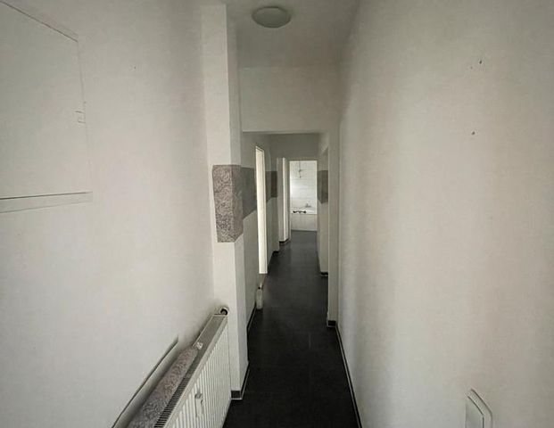 Zentrale Wohnung mit Balkon und Gäste-WC - Photo 1